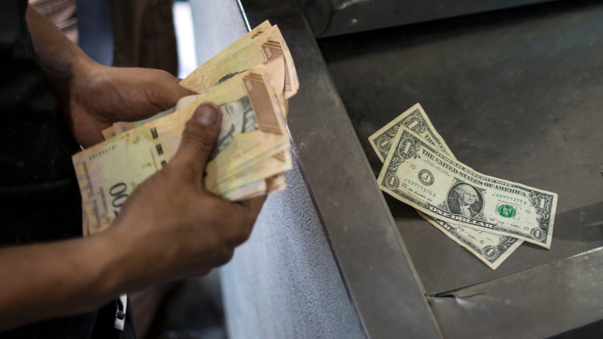 Menos dólares: el Gobierno liquidó US$ 1.400 millones en septiembre, 37 % menos que en julio