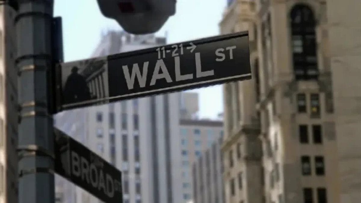 Semana negra en bolsa: el Nasdaq cae 4,5 % y el crudo supera US$ 100